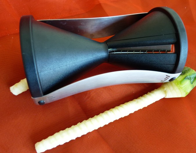 Spiralschneider mit Rest von der Zucchini