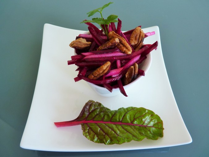 rote Beete Apfel Salat mit pecan