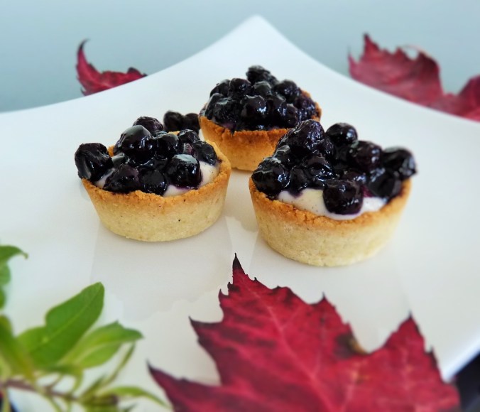 lemon cheese cake with blueberry 