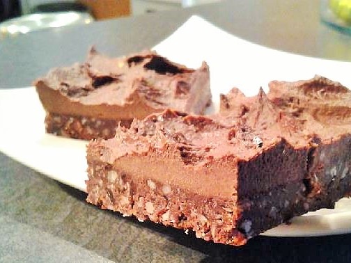 Brownie mit Avocado Belag steht bei mir immer in der Gefriertruhe