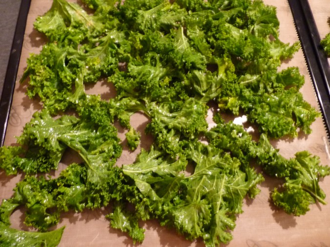 Grünkohl mit Öl und Salz, gut einmassieren