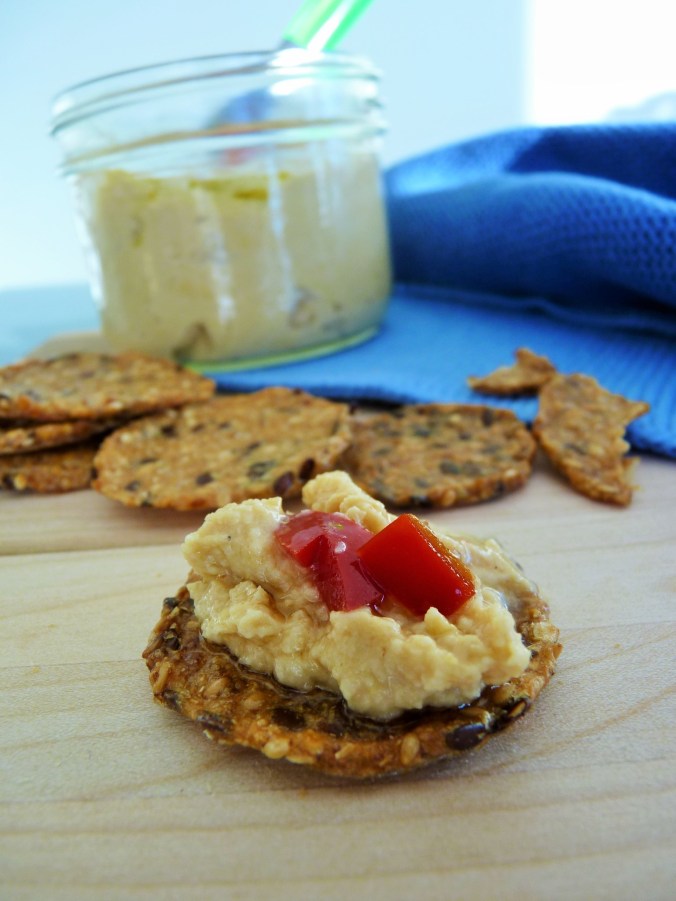 Kräcker mit Hummus