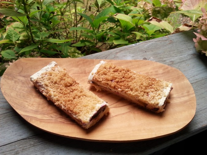 roh vegan und Zwetschge